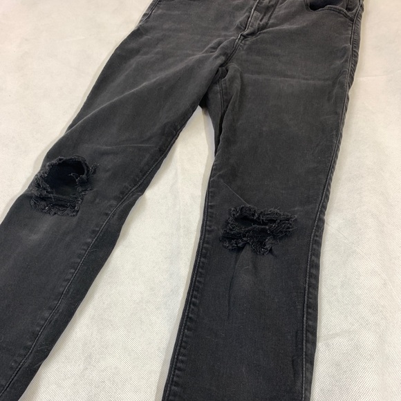 Abercrombie and Fitch - Picture 1 of 5